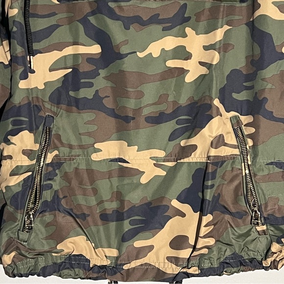 Forever 21 - Camo Pullover/ Jacket - Picture 6 of 9